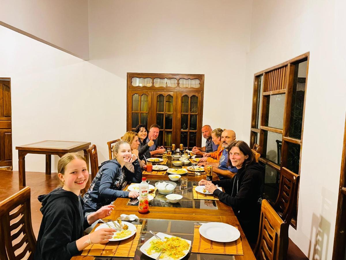 Travellers Nest Inn Nuwara Eliya Exteriör bild